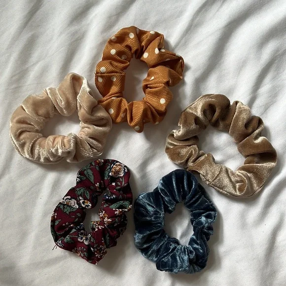 Scrunchie bundle - Picture 1 of 7